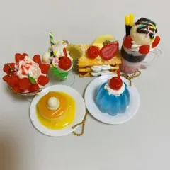 お菓子 ぷちメニュー喫茶店スイーツ 苺づくしのスイーツマスコット ガチャ