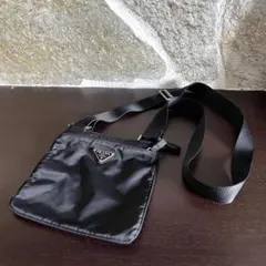 【美品】PRADA プラダ　ナイロン　ミニショルダーバッグ　三角プレート
