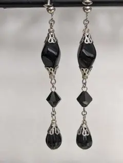 イヤリング　ブラックスワロフスキー