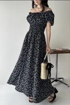 新品 NICE CLAUP 花柄シャーリングパフスリーブワンピース