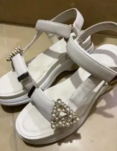 +diana 人気モデル サンダル パールバックル 厚底 エアクッションホワイトのサムネイル