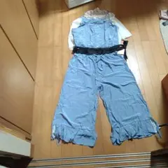 フリル付きライトブルーセットアップ　タグ付き新品