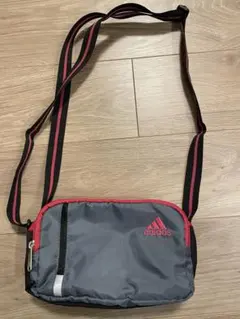 adidas ショルダーバッグ グレー/赤