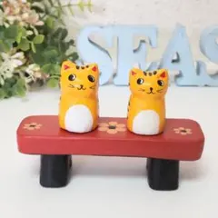 トラ猫 赤ベンチセット 木彫り猫 猫の置物 バリ雑貨 バリ猫