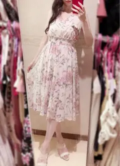 rienda♡バックフリルオープンフラワーワンピースのサムネイル