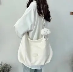 ホワイト ショルダーバッグ ファー付き