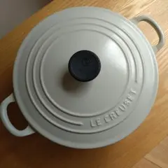 ル・クルーゼ ココットロンド 18cm ホワイト - メルカリ