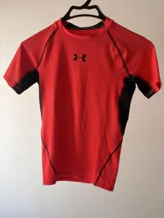 UNDER ARMOUR 半袖アンダーシャツ SM レッド
