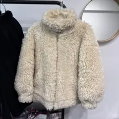 Cygne シーニュ とんがりパフ tops Manon ホワイト - メルカリ