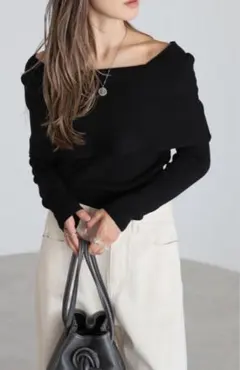 ボンジュールサガン　オフショル風ケープカラーニット　ブラック　233