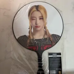 【新品未開封】 Lesserafim FEARNADA ペンミ ユンジン うちわ