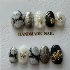 ネイルチップ フラワー 蝶　成人式　卒業式　和柄　結婚式　黒　白　ゴールド