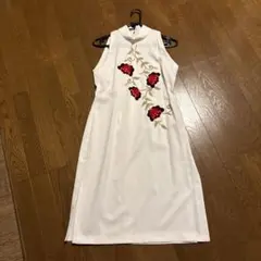 アオザイ風　ホワイト ノースリーブ ロングワンピース