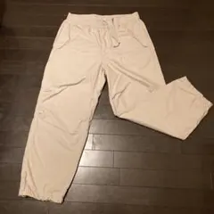 UNIQLO ベージュ Mサイズ パンツ
