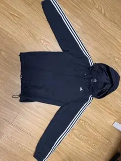 adidas 黒 中綿フードジャケット　フード取り外し可能