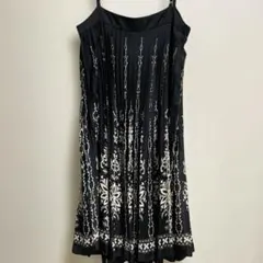 K.T KIYOKO TAKASE 花柄刺繍 黒 プリーツワンピース