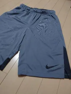 美品 ナイキ キッズ L 160センチ グレーショートパンツ 短パン