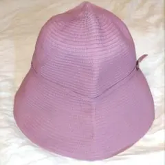 薄紫　日除けにもなるバケットハット