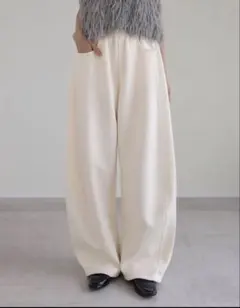 リエディ　リベット付きダンボールワイドパンツ