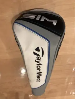 けっこう美品！　TaylorMade SIM ドライバー用ヘッドカバー