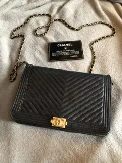【日本未発売】CHANELボーイシャネル キャビアスキンチェーンウォレット