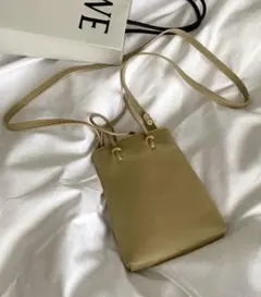 NUGU 韓国 スマホショルダーバッグ