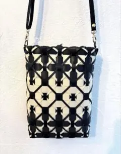 PPバンドバック、プラカゴ、ショルダーバック、かごバッグ　黒×ベージュ