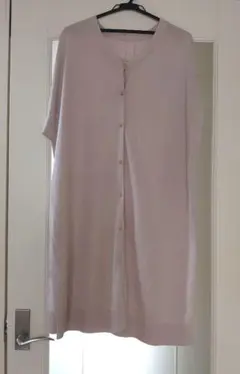 薄いグレー ボタン付きカーディガン 半袖