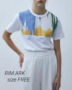 【美品】RIM.ARK リムアーク アートグラフィックTシャツ FREEのサムネイル