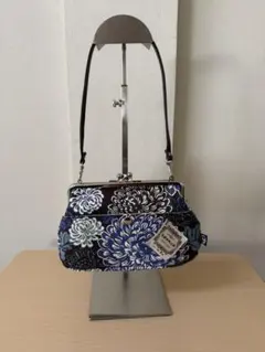 Item thumbnail for item 225fcb20-da6e-45c7-9180-2fedb9cdde01