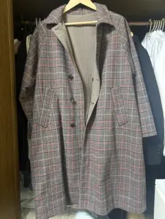 HARE グレーと赤のチェック柄ロングコート