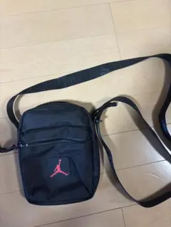 t*e様 Jordan Brand ショルダーバッグ ブラックのサムネイル
