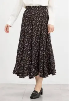 フレアスカート ブラック系 花柄　ハニーズ　新品未使用