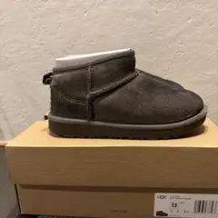 UGG キッズ　ブーツ　19.5cmのサムネイル