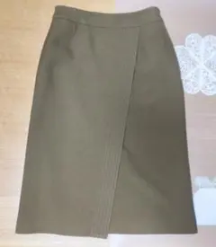 ラップデザインスカート　秋冬コーデ　膝下丈
