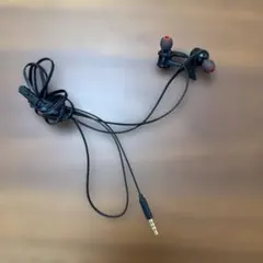 有線イヤフォン 黒