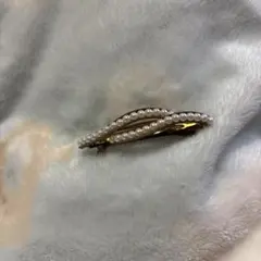 パール装飾のゴールドヘアバレッタ