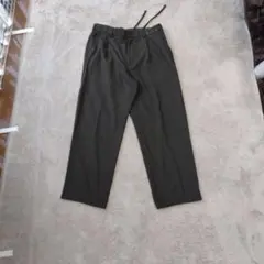 タックワイドパンツ ユニクロ スラックス