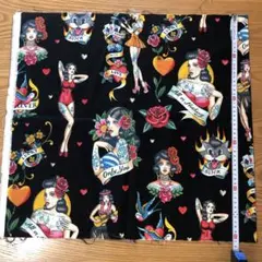 アレキサンダーヘンリー　タトゥーガール　110cm x 50cm ブラック