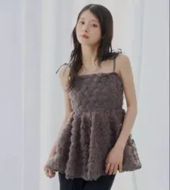 chico ローズチュールペプラムブラウス