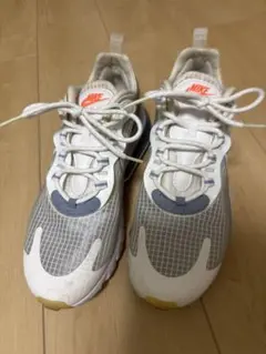 NIKEエアマックス270リアクトSEのサムネイル