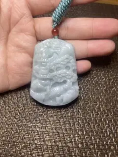 翡翠の風水彫刻ネックレス