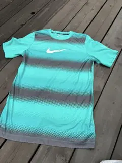 Nike Dri-FIT ターコイズTシャツ