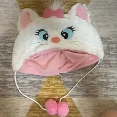 ディズニーのマリーちゃんのファンキャップです。