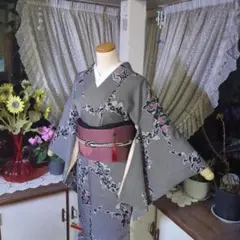 粋で印象的な八咫烏（やたがらす）をモチーフにした趣のある綿素材浴衣