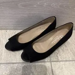 黒のオープントゥウェッジヒールパンプス　22