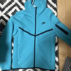NIKEテック　Tiffany ティファニーブルーのサムネイル