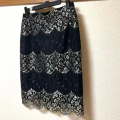 【美品】DHOLIC 黒＆ゴールド レースタイトスカート　Sのサムネイル