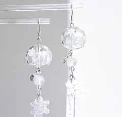 ハンドメイド 風鈴ピアス 雪の結晶 クリア