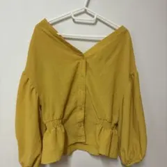 バックナンバー⭐︎イエロー オフショルダー シャツ Fサイズ